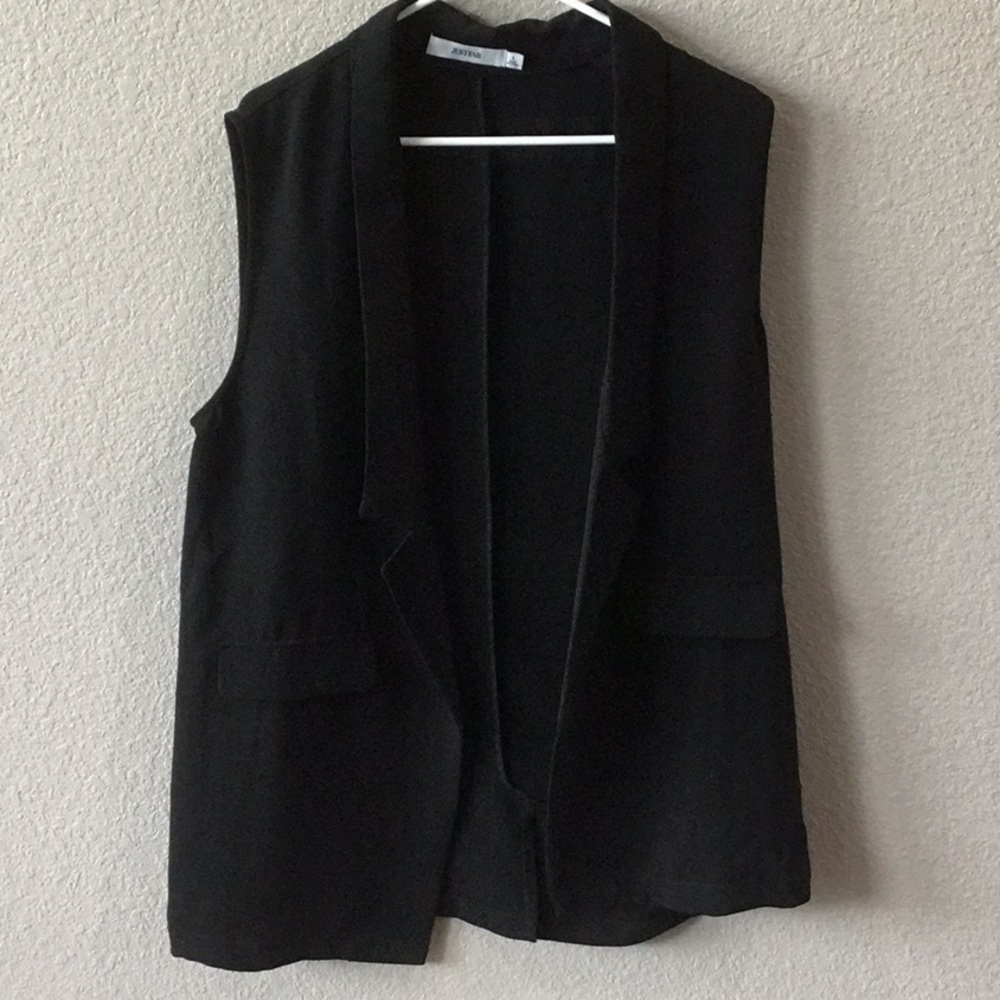 Black JustFab vest